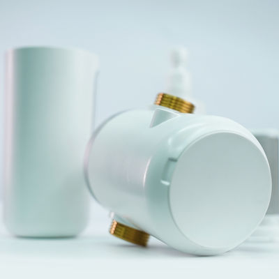 A rotação do agregado familiar abaixo da água do sedimento filtra pre o produto comestível Ss filtra o material da malha 	 