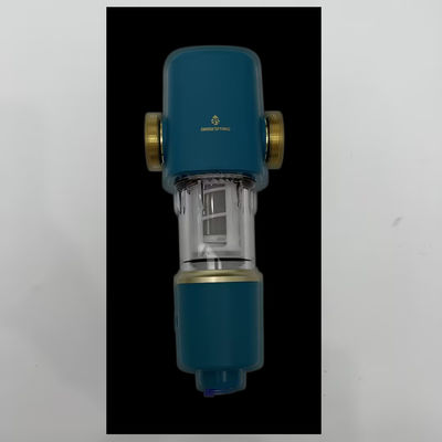 O sedimento da água filtra pre os encaixes de bronze do sistema para a casa inteira da tubulação de cobre