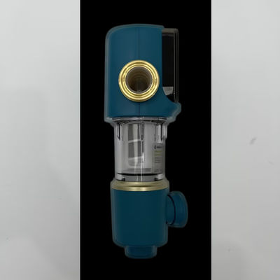O sedimento da água filtra pre os encaixes de bronze do sistema para a casa inteira da tubulação de cobre